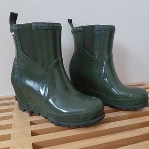 Sorel rain boots
